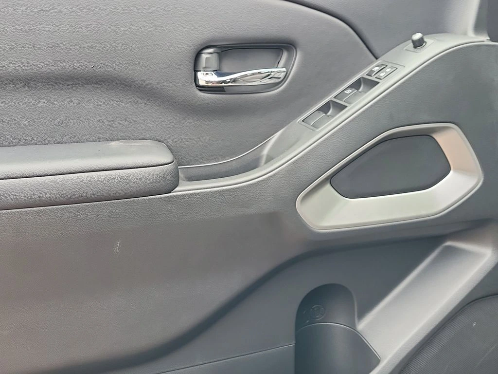 2025 Nissan Frontier SV - Photo 8