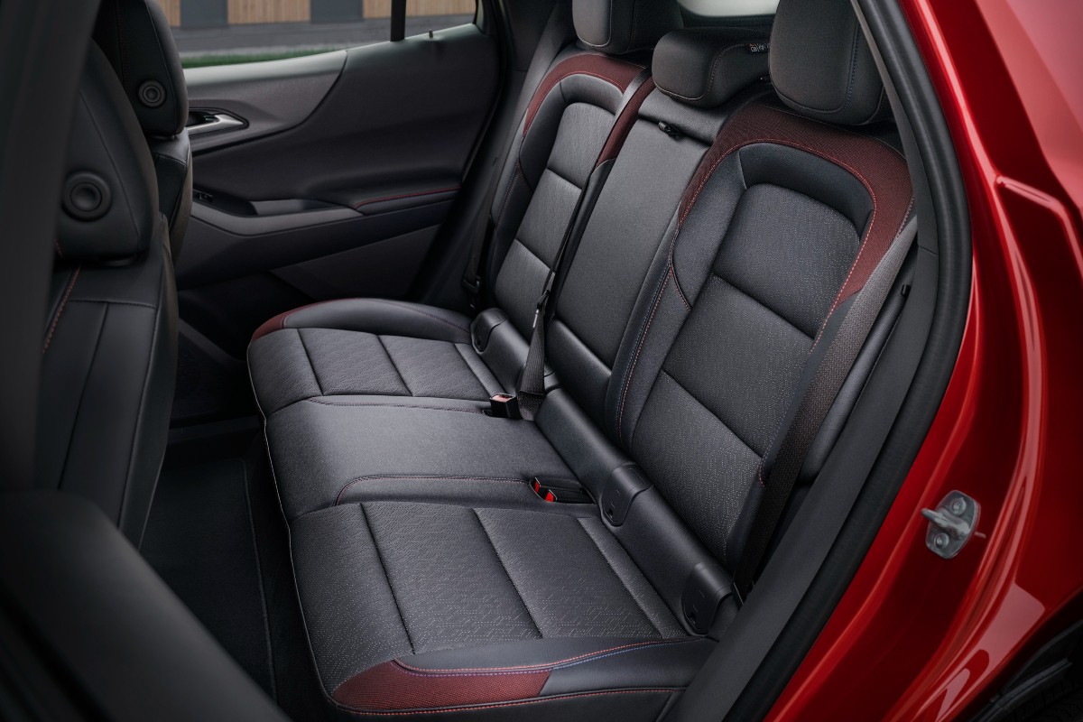 2025 Chevrolet Equinox RS Interior Cabin Rear Seating