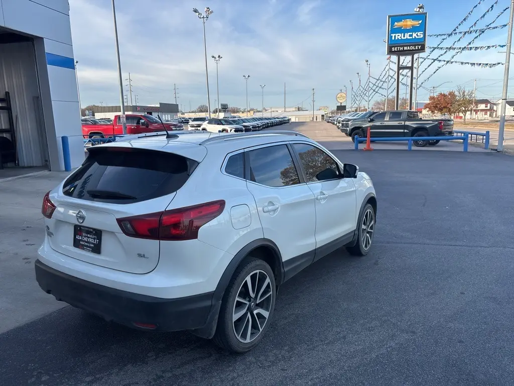 2017 Nissan Rogue Sport SL photo 4