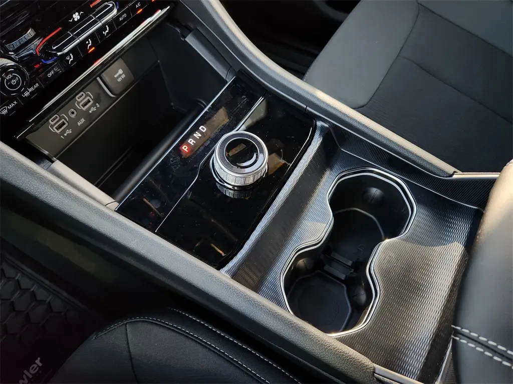 2025 Jeep Grand Cherokee Laredo X photo 15