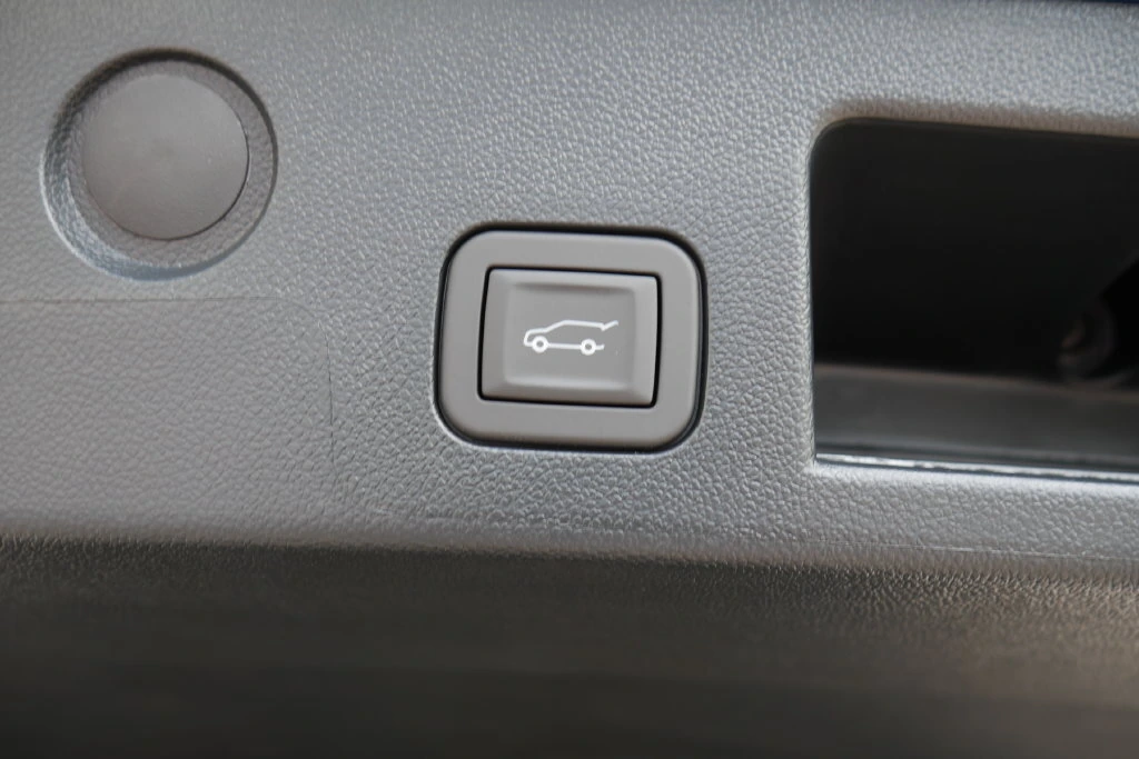 2027 Chevrolet Equinox LT - Photo 8
