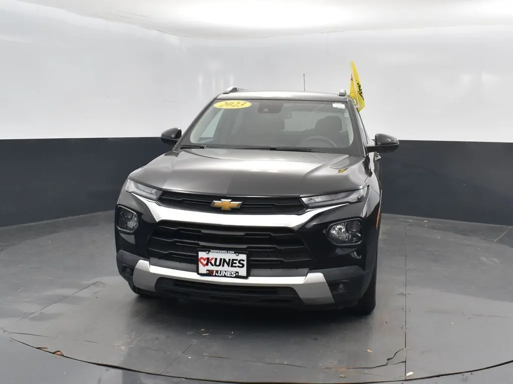 2023 Chevrolet Trailblazer LT photo 3