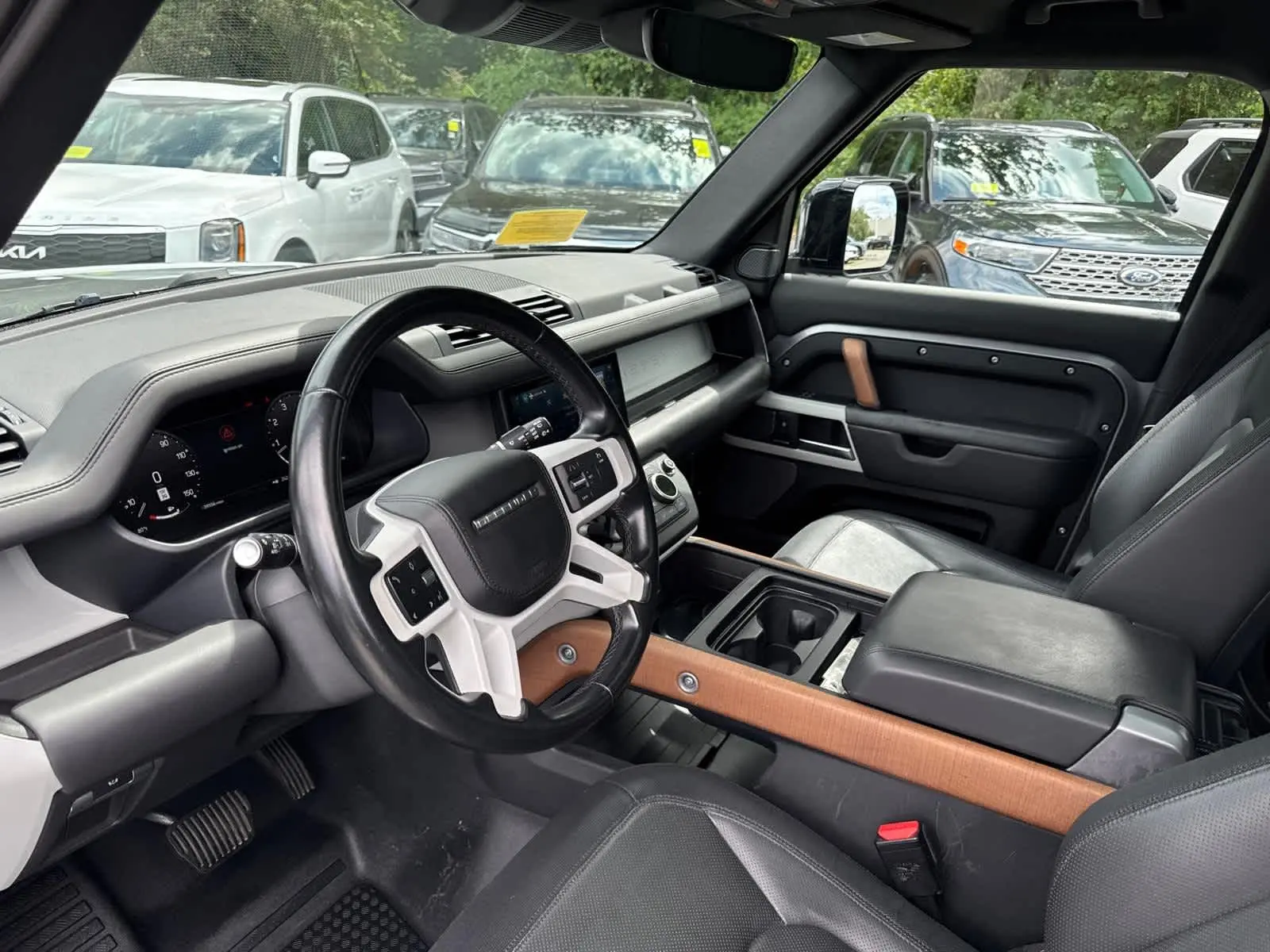 2023 Land Rover Defender X-Dynamic SE photo 12