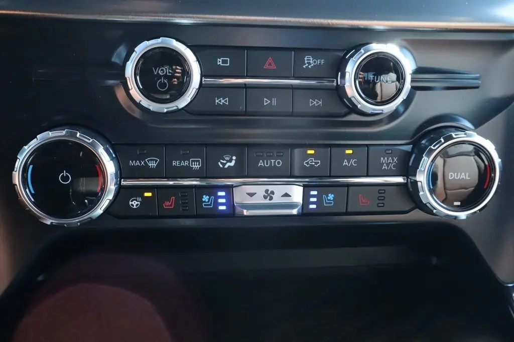 2025 Ford F-150 King Ranch photo 3