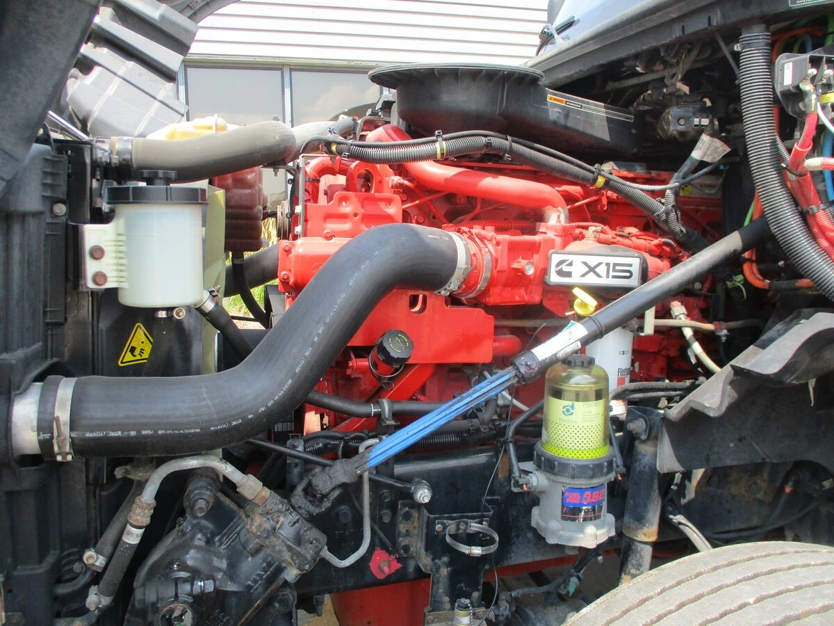 2022 International LT in Altoona, IA — photo 7