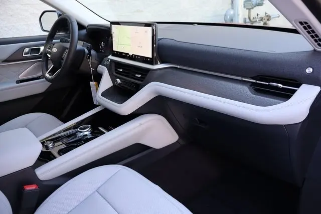 2025 Ford Explorer Platinum photo 34