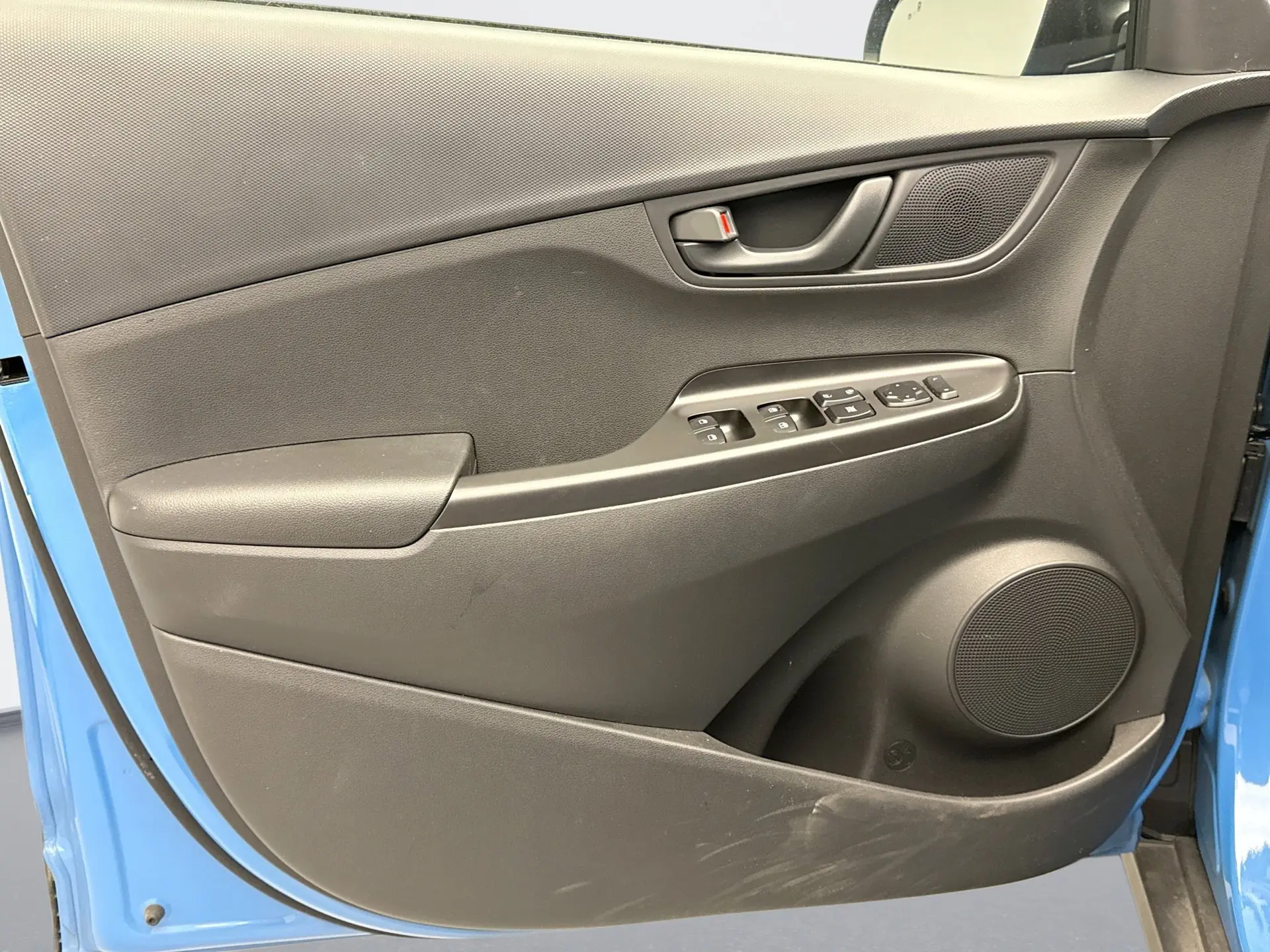 2023 Hyundai Kona SEL photo 9