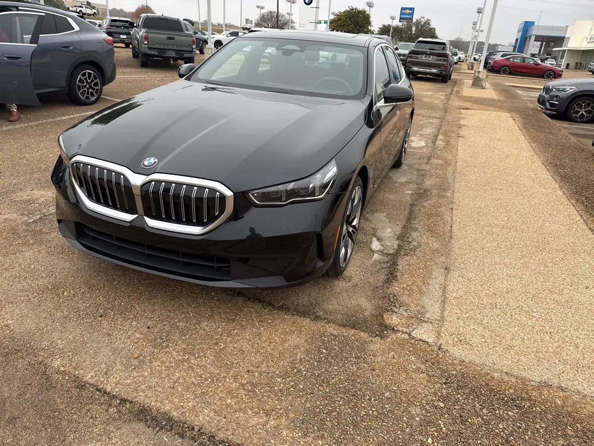 2026 BMW 5 Series 530i's photo