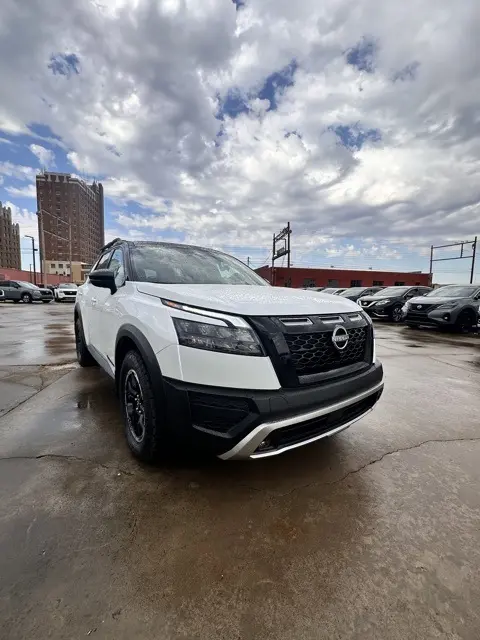 2025 Nissan Pathfinder Rock Creek photo 3