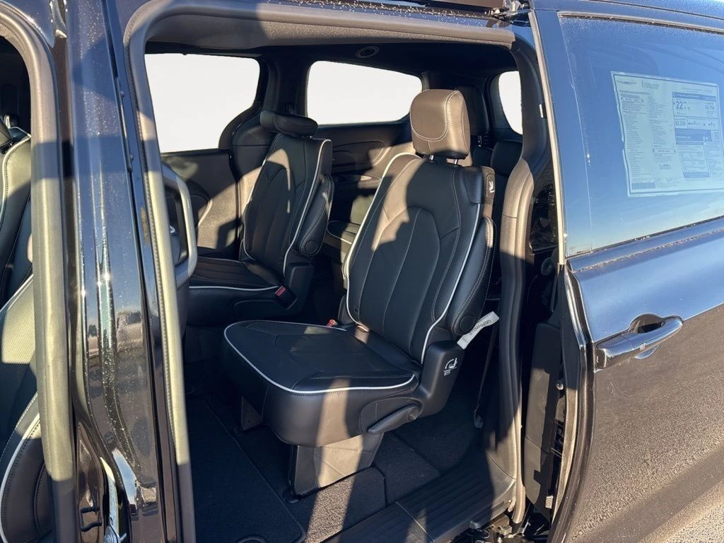 2026 Chrysler Pacifica Limited - Photo 38