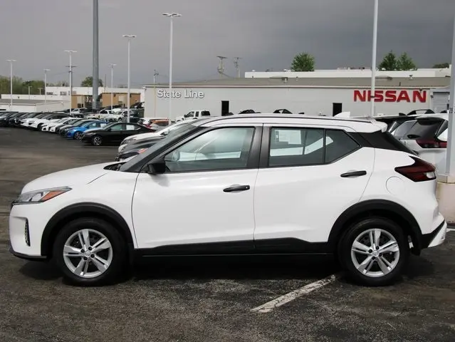 Used 2024 Nissan Kicks S with VIN 3N1CP5BV6RL528093 for sale in Kansas City