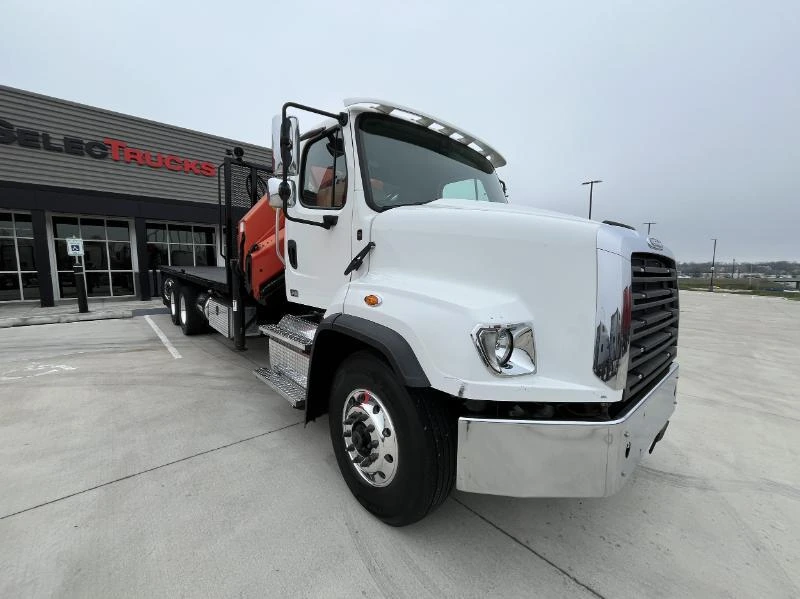 2018 Freightliner 114SD - image 2