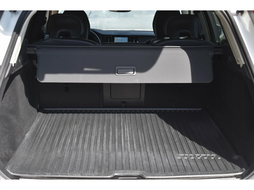 2023 Volvo - image 25