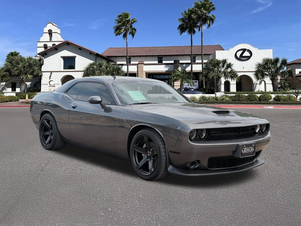 2023 Dodge Challenger R/T's photo