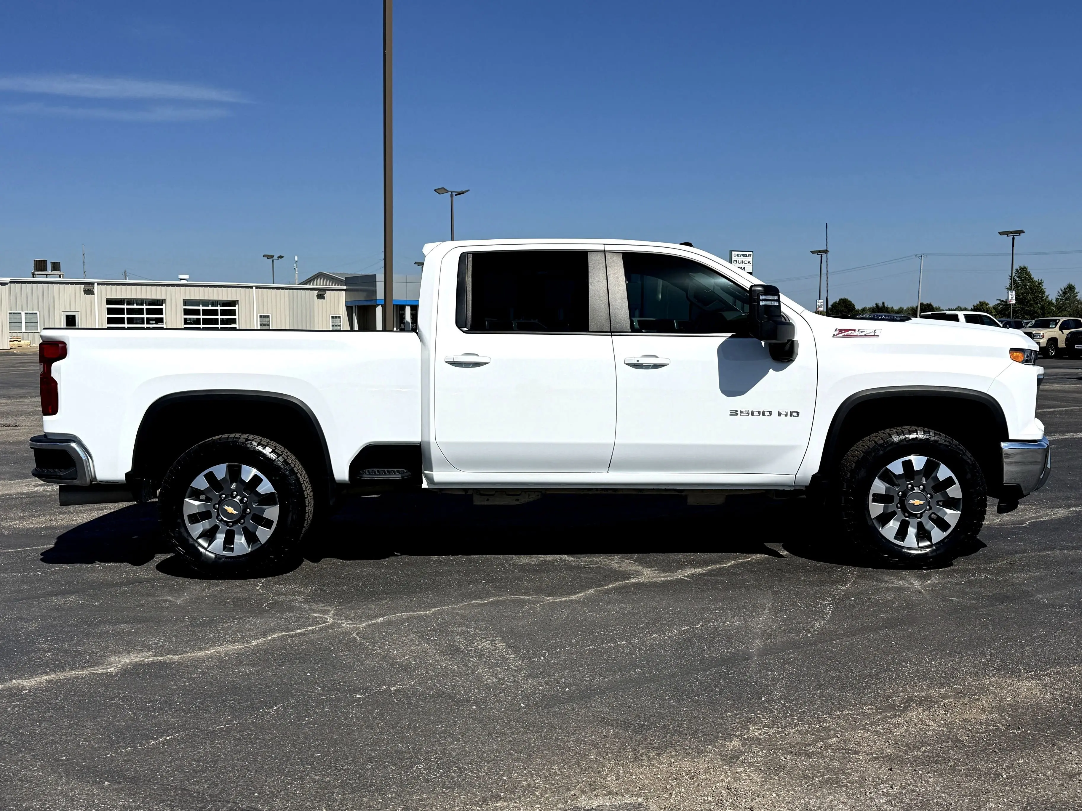 2024 Chevrolet Silverado 3500HD LT photo 2