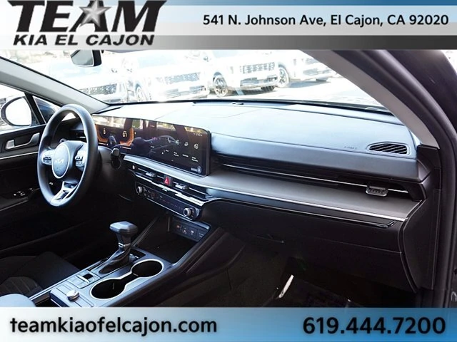 2026 Kia K5 LXS - Photo 11