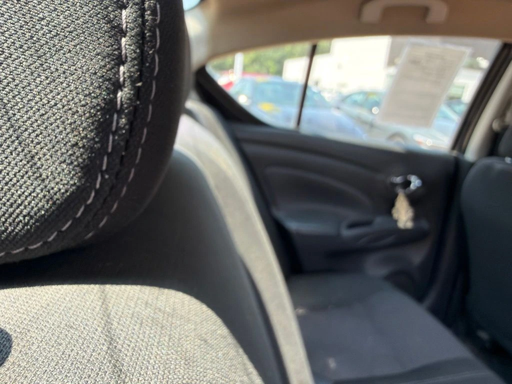 2017 Nissan Versa Sedan SV - Photo 11