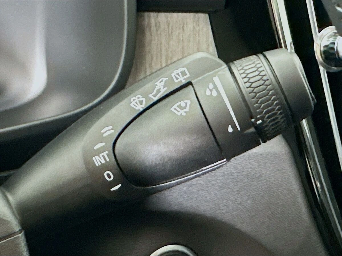 2026 Volvo XC40 Plus - Photo 21