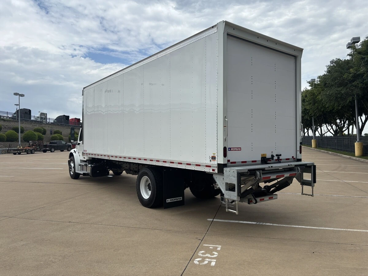2027 Freightliner M2 106 — photo 3