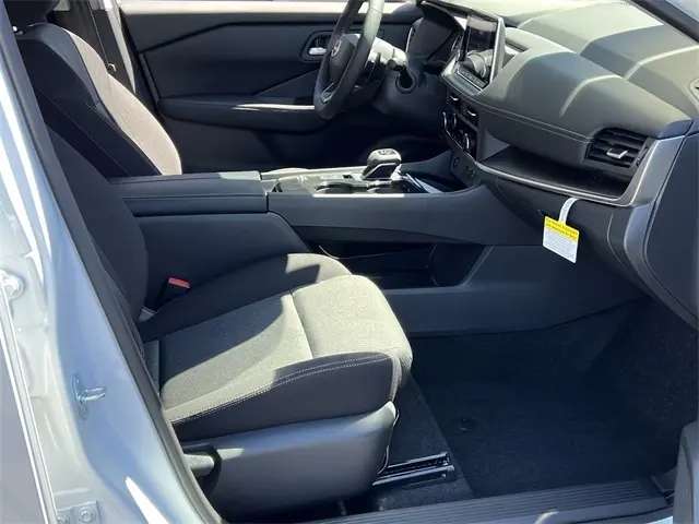2026 Nissan Rogue SV photo 22