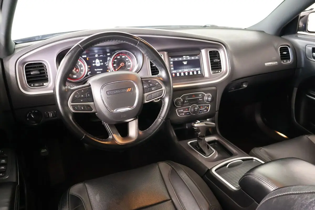 2022 Dodge Charger SXT photo 2