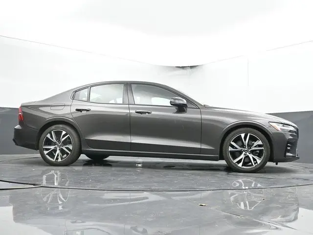 2024 Volvo S60 B5 Core photo 37