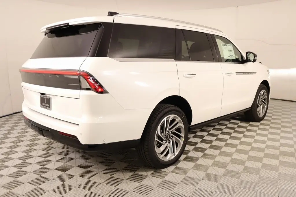 2025 Lincoln Navigator Reserve photo 19