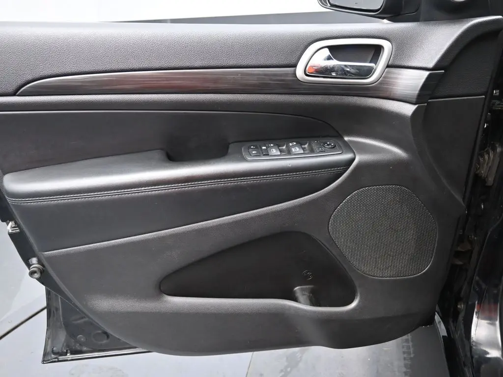2019 Jeep Grand Cherokee Altitude photo 21