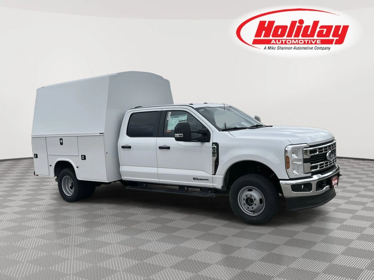 2025 Ford F-350 Super Duty Chassis Cab