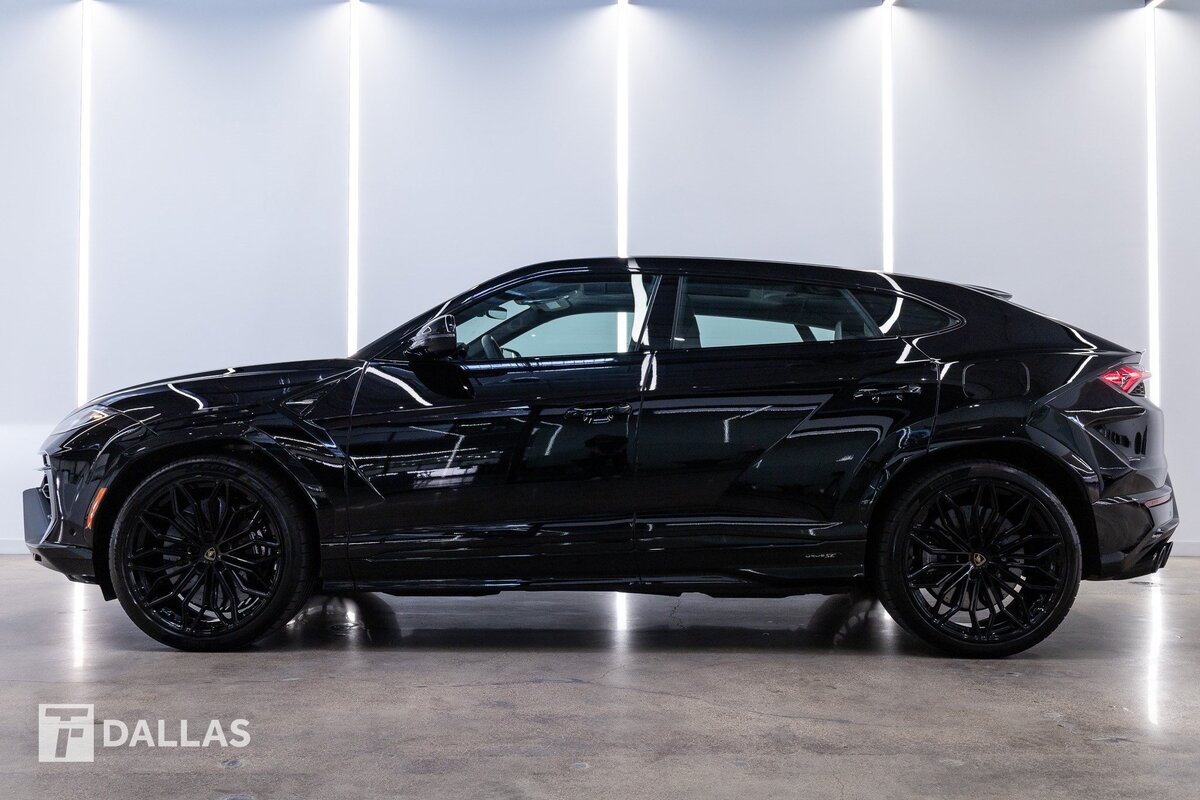 2026 Lamborghini Urus SE