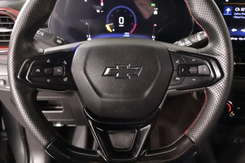 2025 Chevrolet Trailblazer RS photo 2