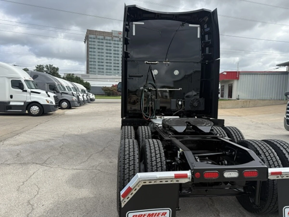 2023 Peterbilt 579 — photo 5