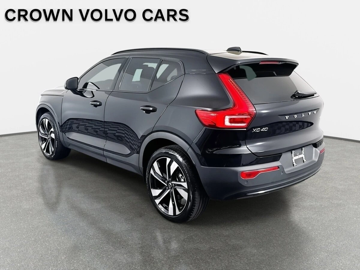 2023 Volvo - image 7