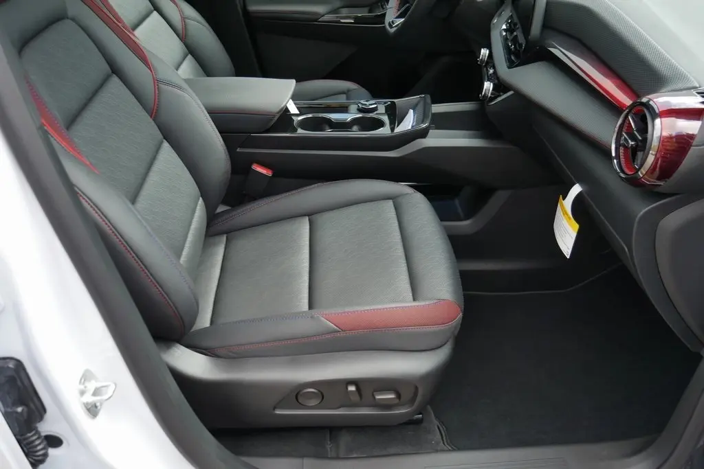 2026 Chevrolet Equinox RS photo 22