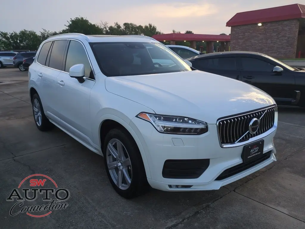 2022 Volvo XC90 T5 Momentum
