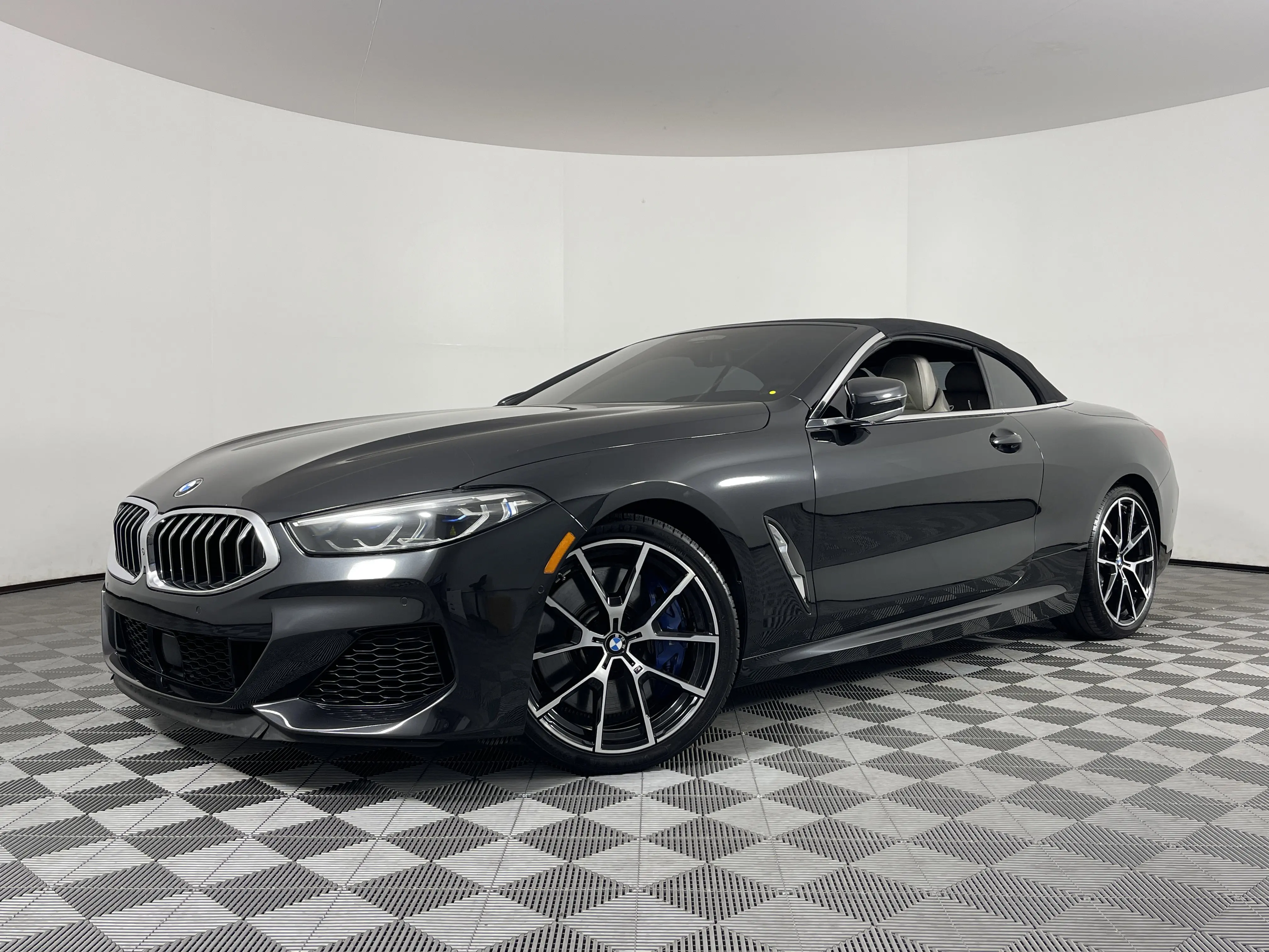 2019 Bmw 850i xDrive Convertible photo 2
