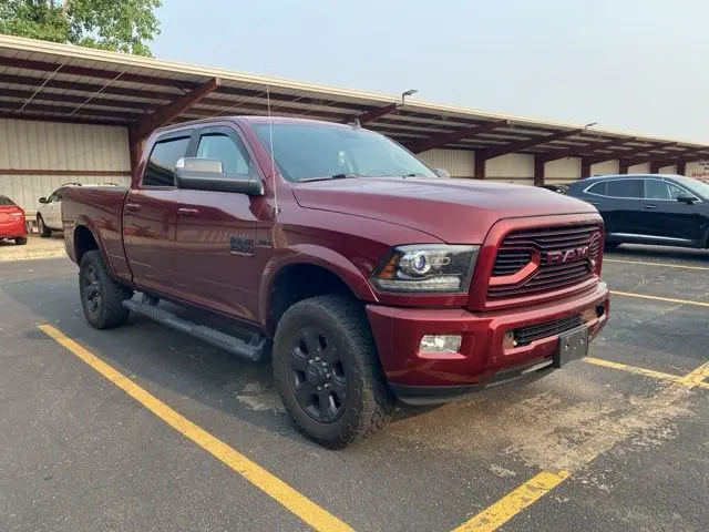 Used 2018 RAM Ram 2500 Pickup Laramie with VIN 3C6UR5FJ9JG323052 for sale in Sterling, IL