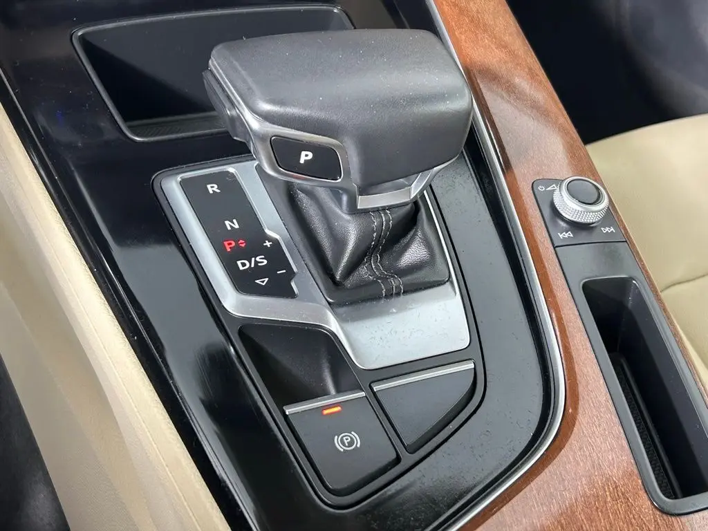 2022 Audi A4 40 Premium Quattro photo 18
