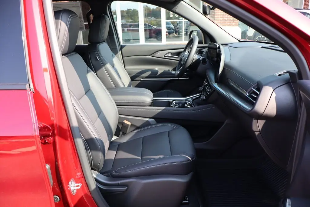 2026 Chevrolet Traverse 2LT photo 46