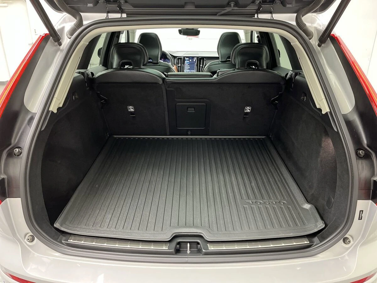 2024 Volvo - image 28