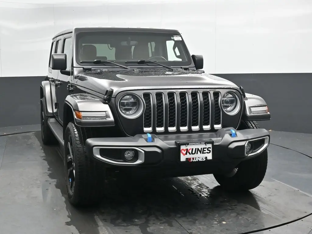2022 Jeep Wrangler Unlimited Sahara 4xe photo 3