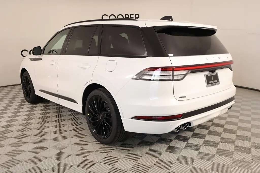 2025 Lincoln Aviator Reserve photo 13