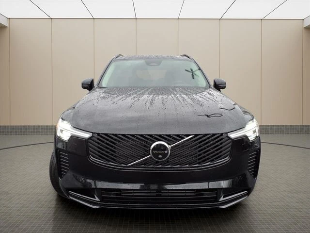 2026 Volvo - image 4