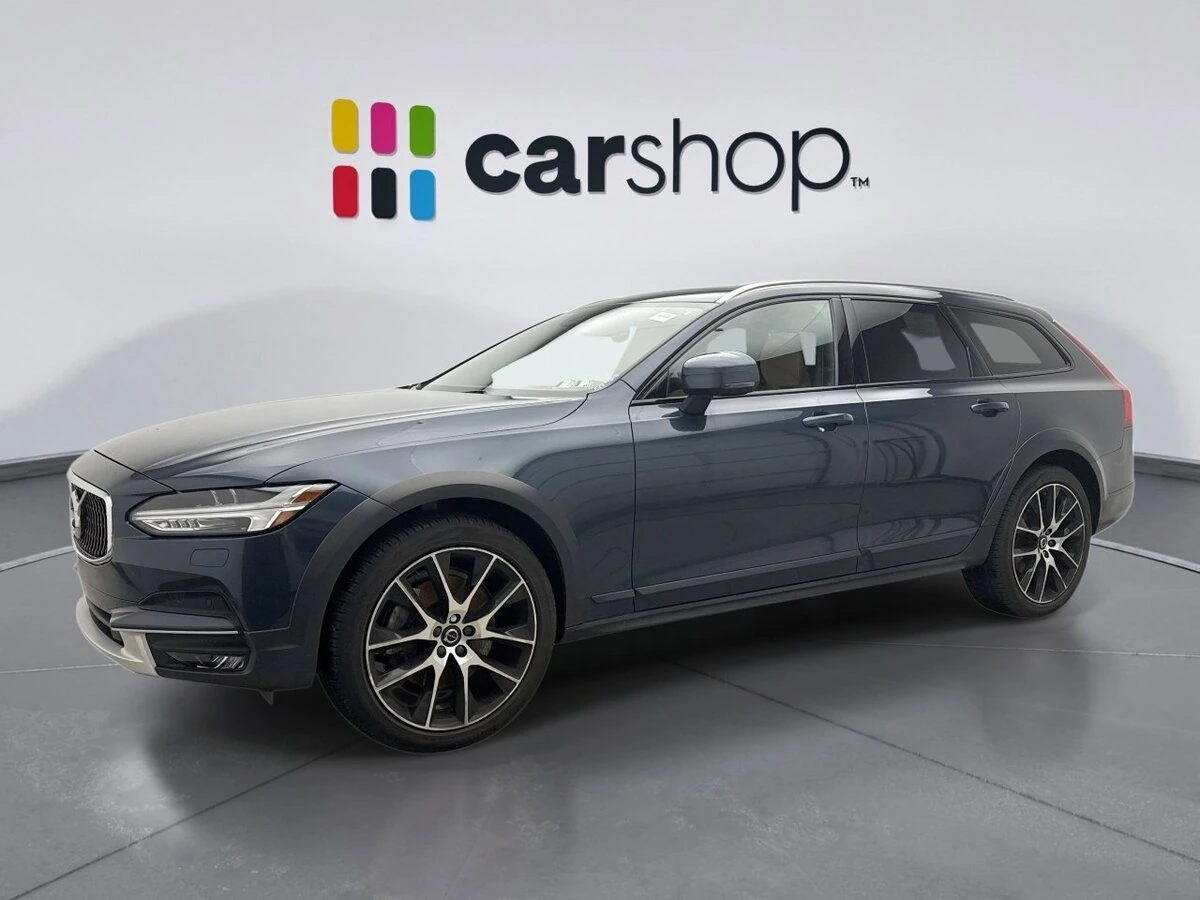 2020 Volvo - image 1