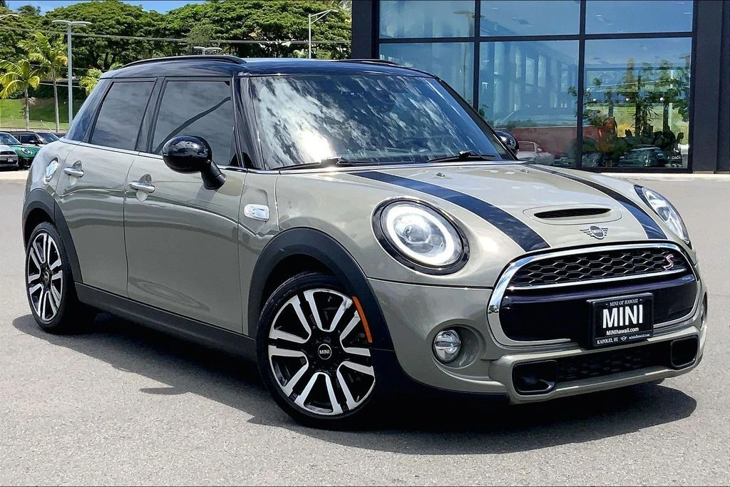 2019 MINI Hardtop Cooper S Signature's photo