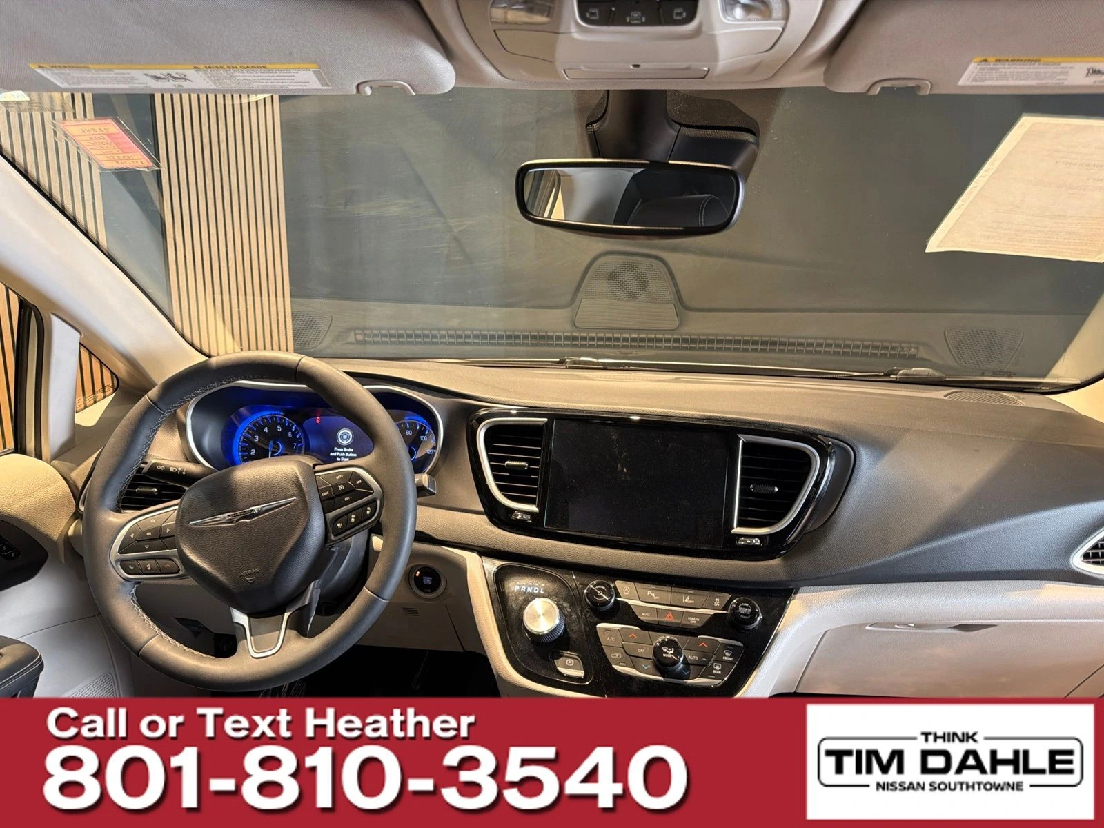 2024 Chrysler Pacifica Touring L - Photo 11