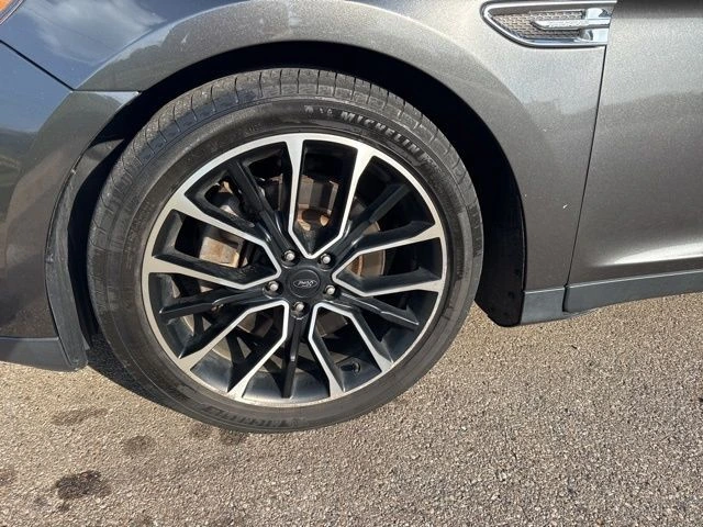 Used 2018 Ford Taurus SHO with VIN 1FAHP2KT2JG126652 for sale in Centerville, OH