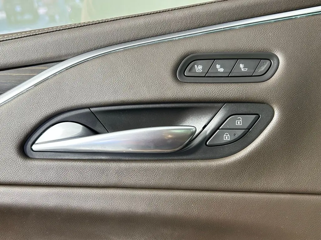 2022 Cadillac Escalade Premium Luxury photo 37