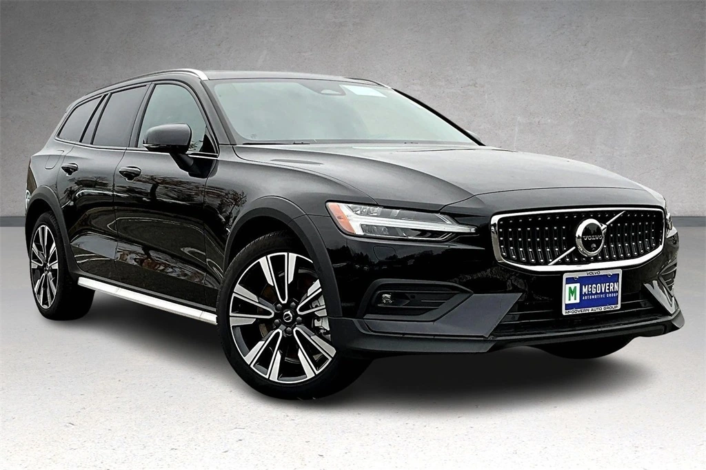 2026 Volvo - image 2