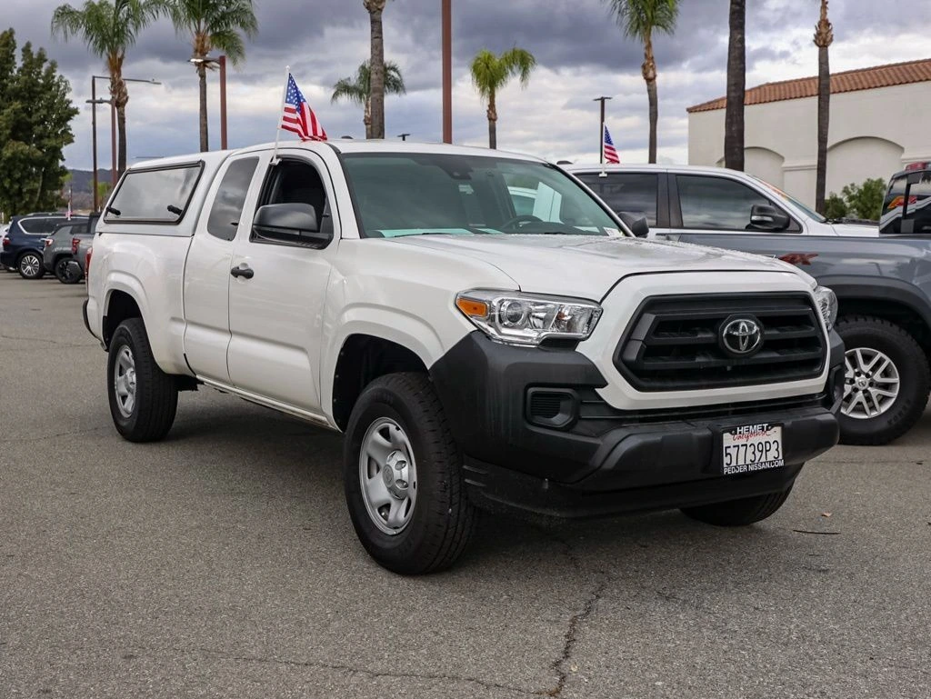 2022 Toyota Tacoma SR's photo